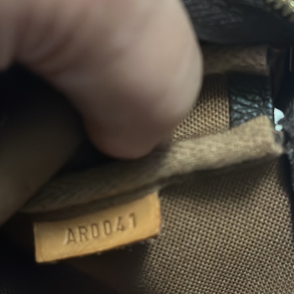 ❤️SOLD on IG❤️Louis Vuitton Pochette Accessories limited edition - Picture 4 of 15